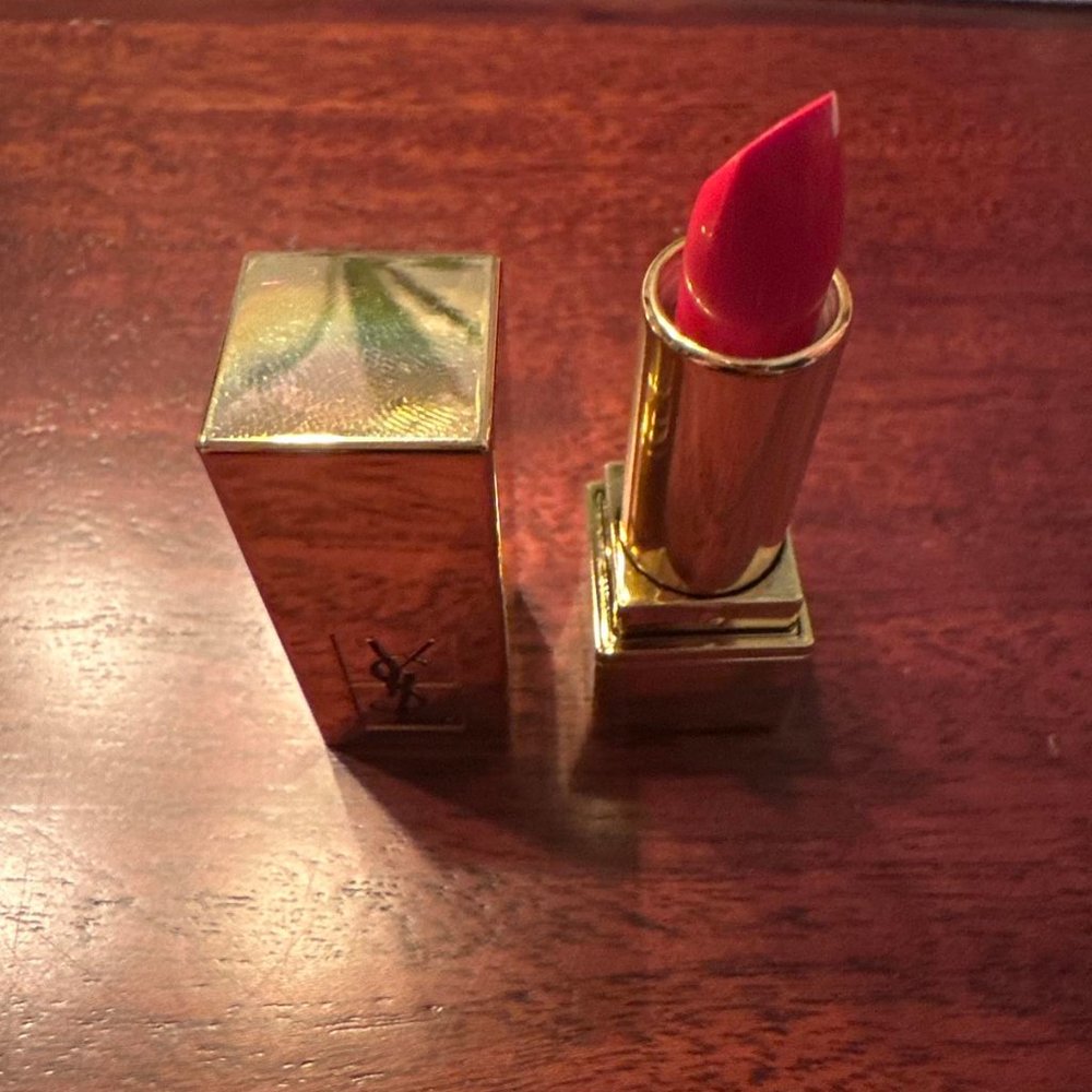 YSL Travel Lipstick - Rouge Pur Couture Satin Lipstick - Picture 2 of 3